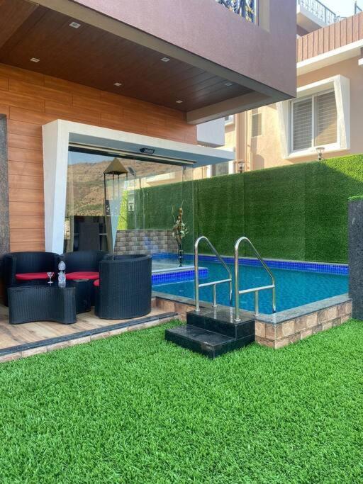 Mount Resorts Lonavala 5 Bhk Luxurious Villa With Private Pool And Full Size Cricket Football Turf Dış mekan fotoğraf