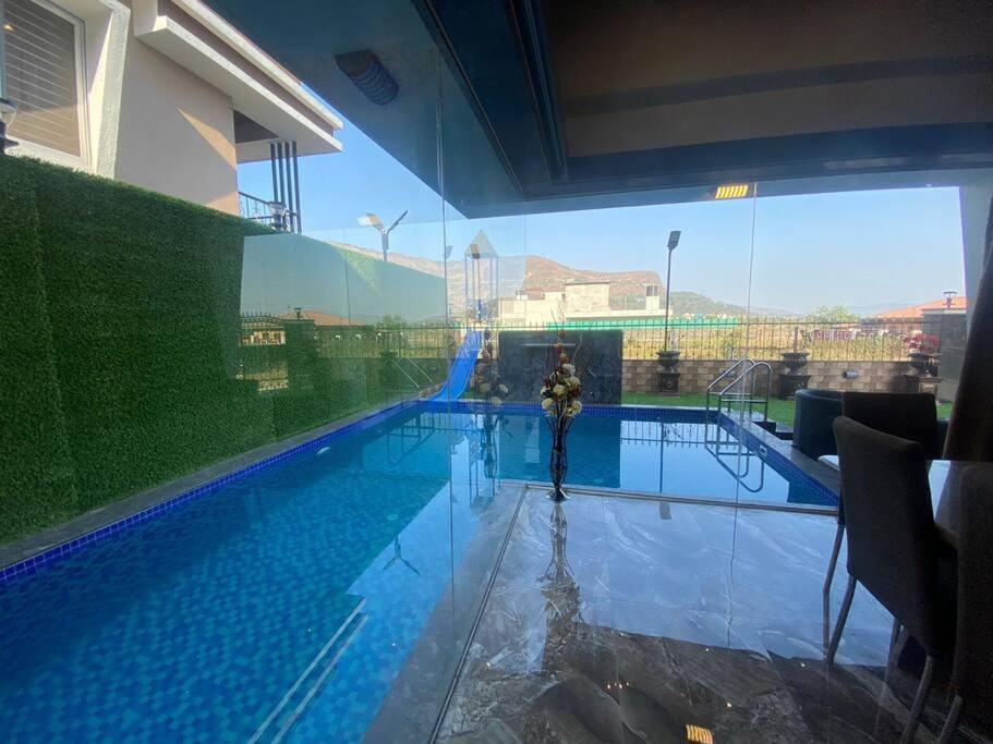 Mount Resorts Lonavala 5 Bhk Luxurious Villa With Private Pool And Full Size Cricket Football Turf Dış mekan fotoğraf