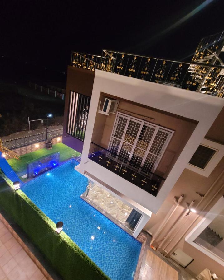 Mount Resorts Lonavala 5 Bhk Luxurious Villa With Private Pool And Full Size Cricket Football Turf Dış mekan fotoğraf