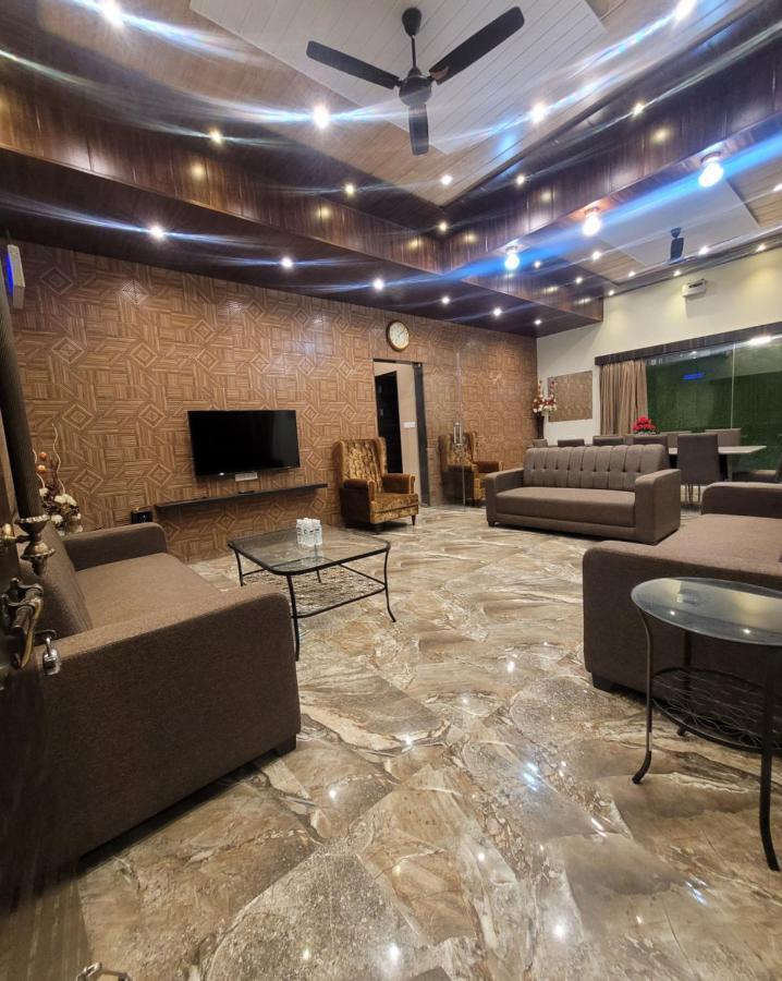 Mount Resorts Lonavala 5 Bhk Luxurious Villa With Private Pool And Full Size Cricket Football Turf Dış mekan fotoğraf