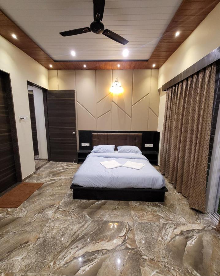 Mount Resorts Lonavala 5 Bhk Luxurious Villa With Private Pool And Full Size Cricket Football Turf Dış mekan fotoğraf